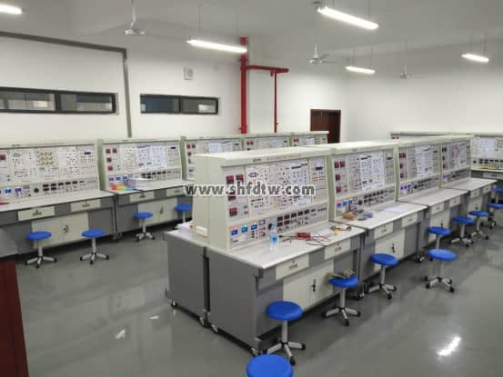 江西交通職業(yè)技術(shù)學(xué)院-TW-318Y電工電子電力拖動實(shí)驗(yàn)裝置 